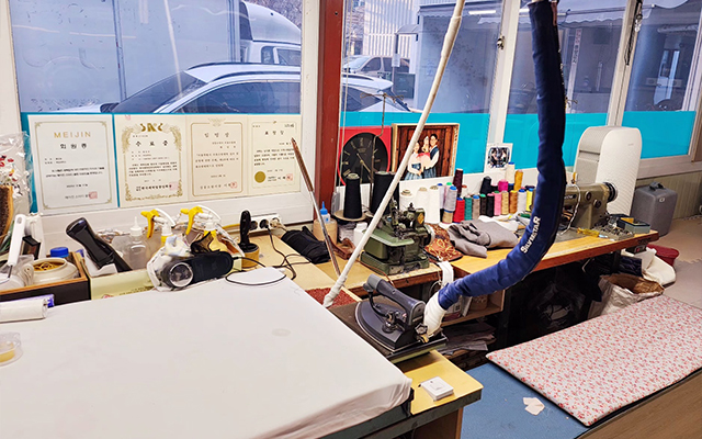 20250206161926_iTy7xL3H.jpg_carousel_둔촌동세탁소_백성세탁,세탁전문점,국가기술자격증보유업소,일반세탁,모피,가죽,가방,명품신발,염색전문,무인세탁물보관함,강동구,둔촌동,모피세탁,가방세탁,가죽세탁,신발세탁